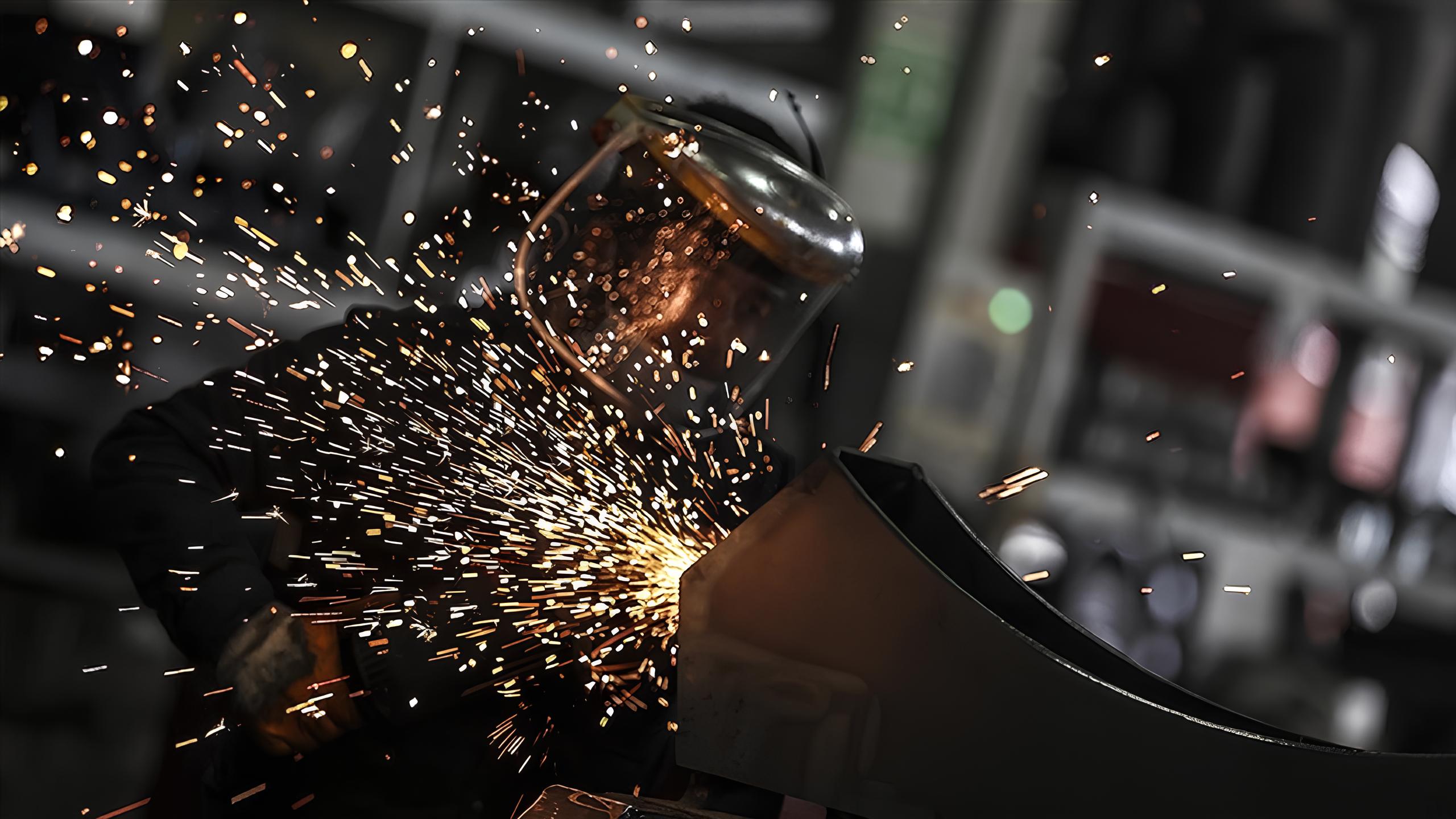 Çelik: Endüstriyel Dünyanın Temel Malzemesi